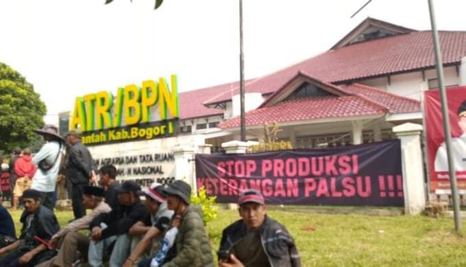 Ribuan Pendemo Di Kantor ATR/BPN Permohonan SHGB PT. BSS  Status Quo, Petani Berhak Miliki Lahan Tersebut