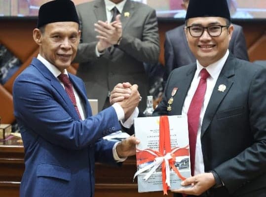 Melalui Rapat Paripurna DPRD, Pemkab Bogor Serahkan Raperda Pertanggungjawaban Pelaksanaan APBD Tahun 2025